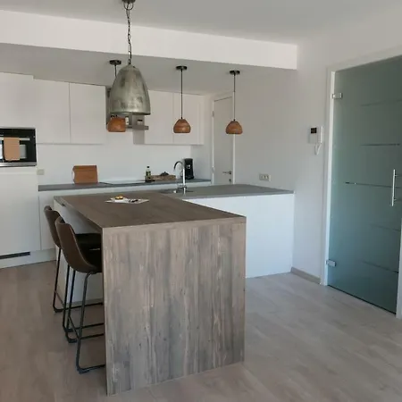Aan Zee Apartment *